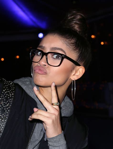 zendaya glasses